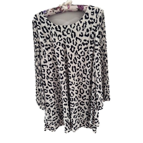 Laurie Felt Beige & Black Animal Print Pullover Top 1X - Picture 6 of 7